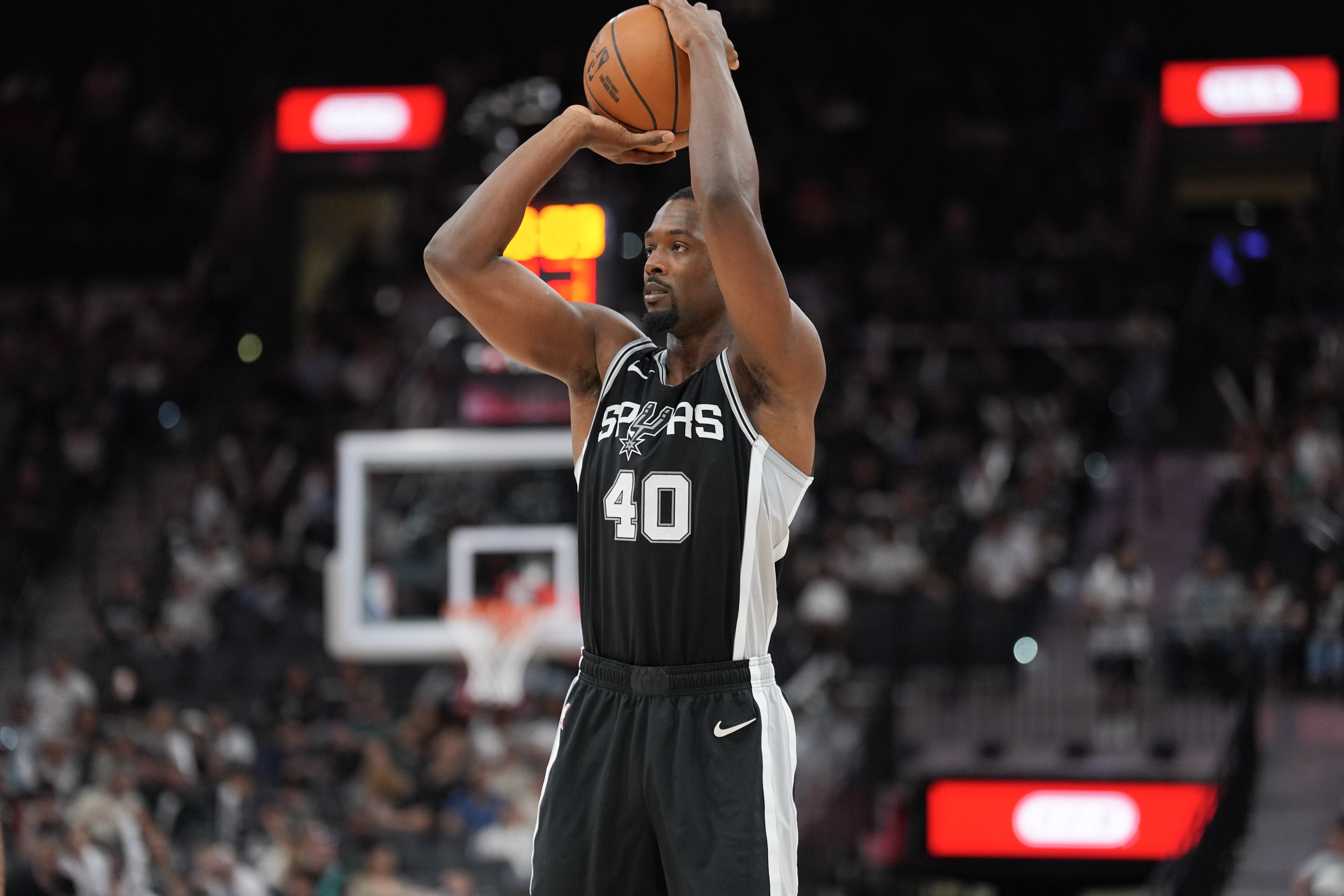 马刺遭人逆转,恩比德砍下分