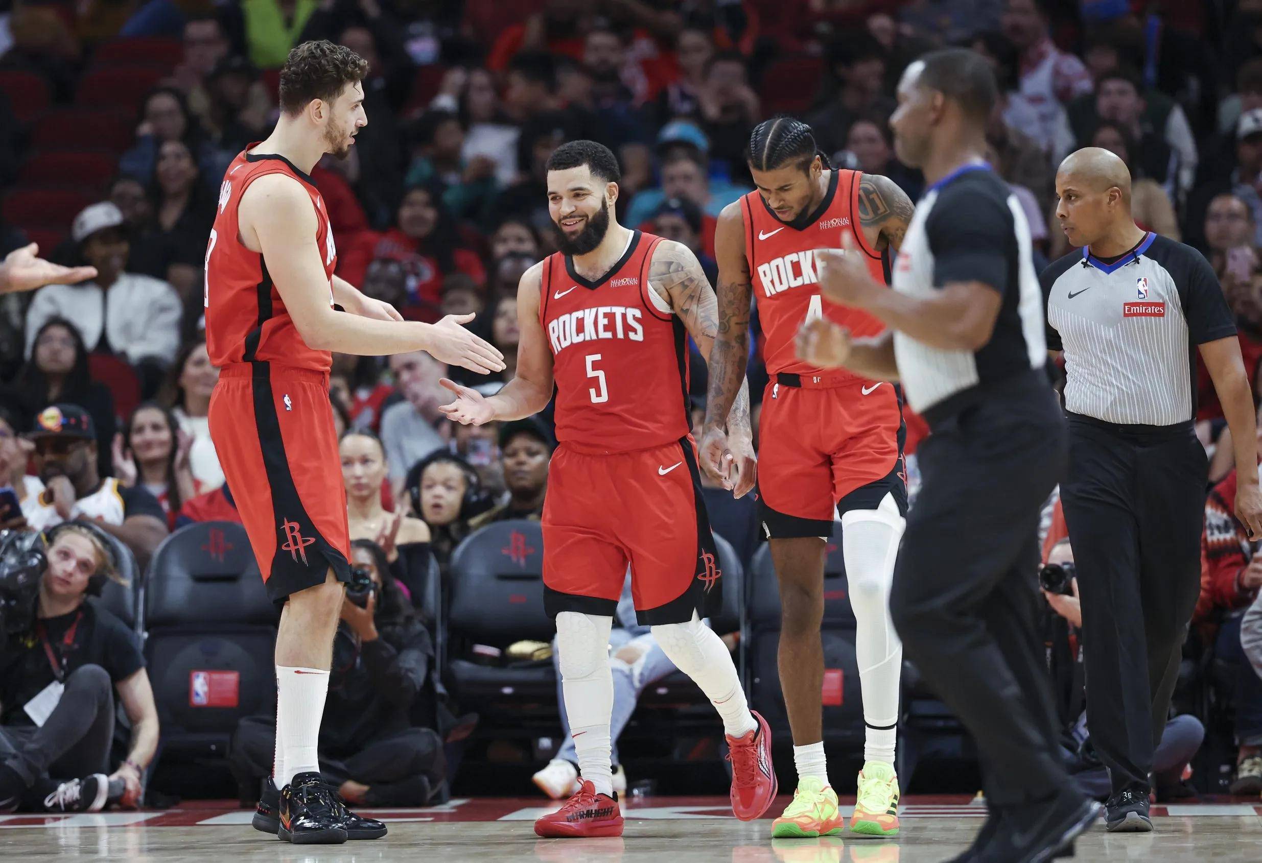 火箭再胜强敌，湖人难挡连胜势头的简单介绍