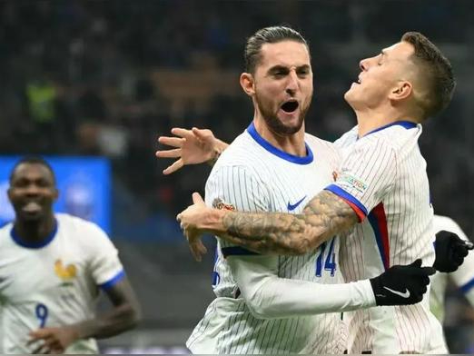 关于法国队与瑞典队展开激烈较量，争夺欧洲杯资格的信息